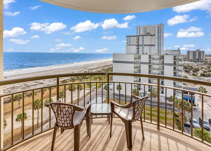 Hosteeva Oceanview Meridian Plaza Condo